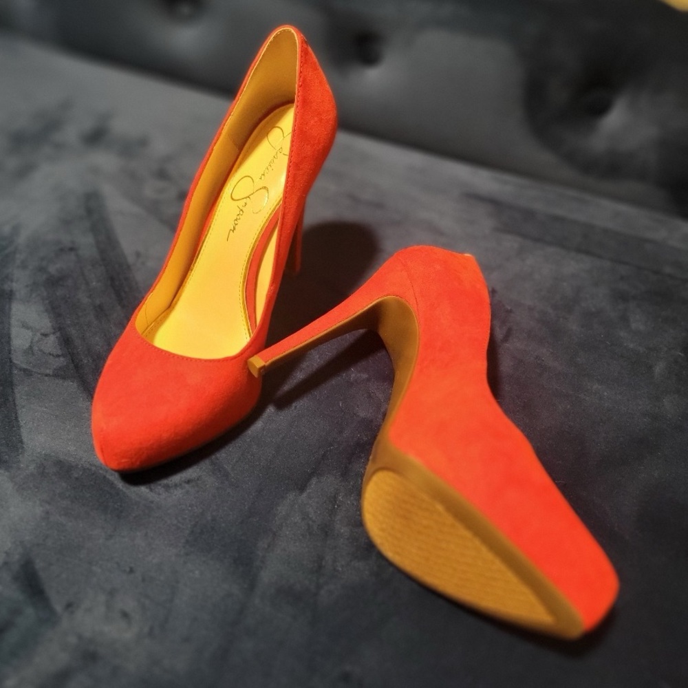 Red Pumps - Picture 3 of 3
